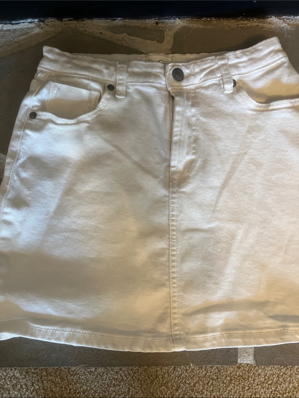 Jessica Simpson white denim stretch skirt